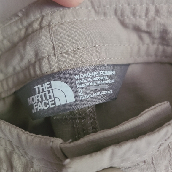 The North Face 2 Shorts Excellent Condition - Picture 3 of 6